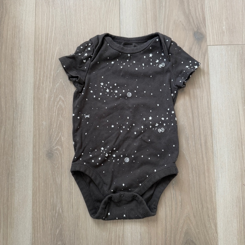 GAP Star Wars Baby Onesie 12-18M - Black Galactic Star Print Bodysuit